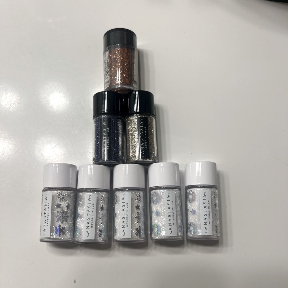 Anastasia Beverly Hills loose face glitter